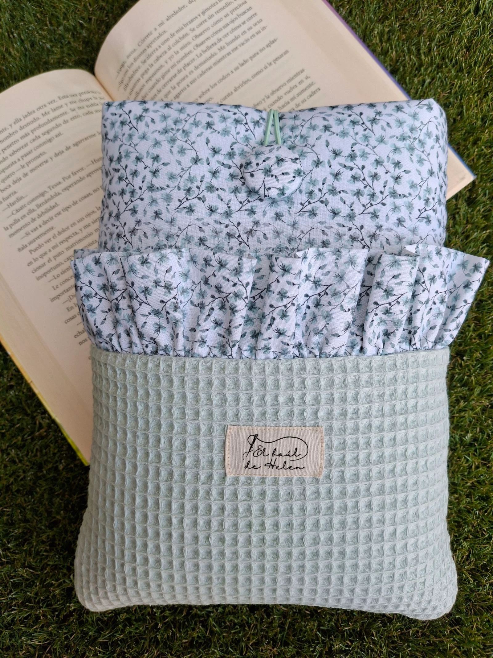Funda para libro acolchada hecha a mano